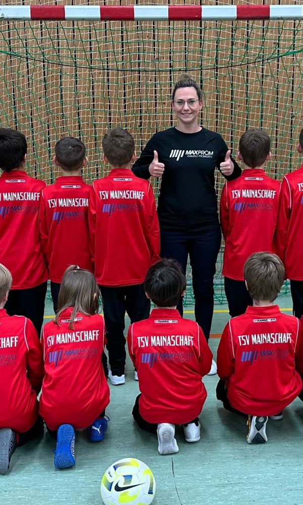 MAXprom - MAXprom ist Sponsor für Trainingsanzüge für Jugendfußballer des TSV Mainaschaff